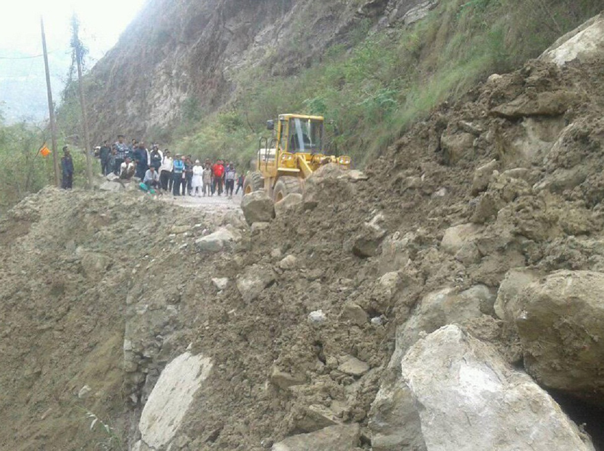 सुदूरपश्चिमका सात पहाडी जिल्ला जोड्ने भीमदत्त राजमार्ग अझै अबरुद्ध